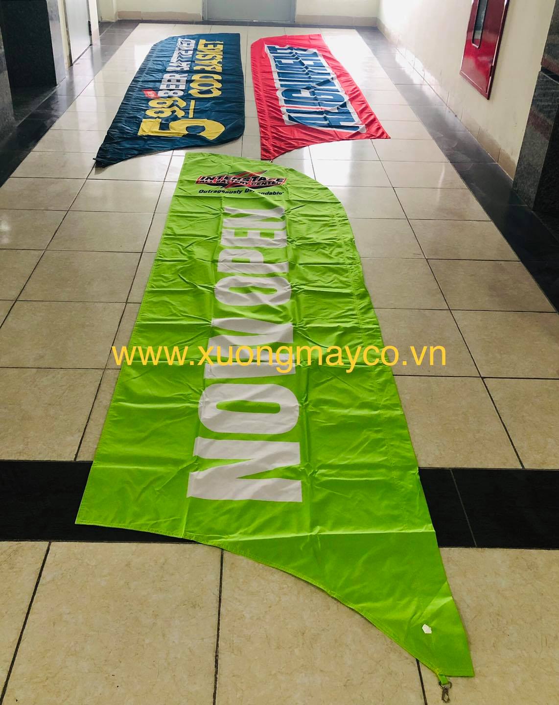 Cờ c&aacute;nh buồm, cờ quảng c&aacute;o