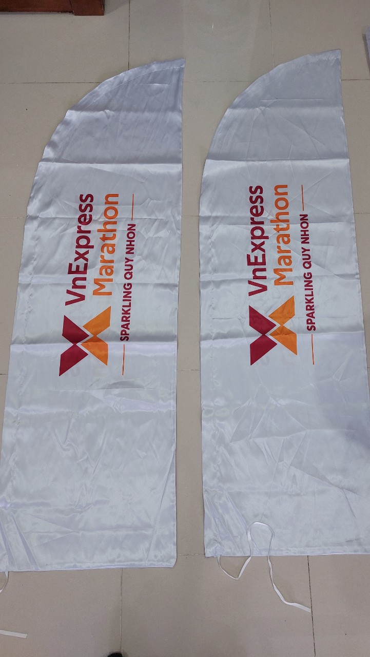 Cờ c&aacute;nh buồm, cờ lưỡi dao