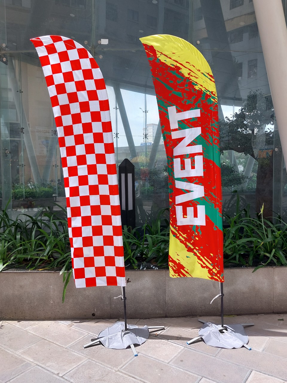 cờ c&aacute;nh buồm, cờ quảng c&aacute;o, cờ giọt nước