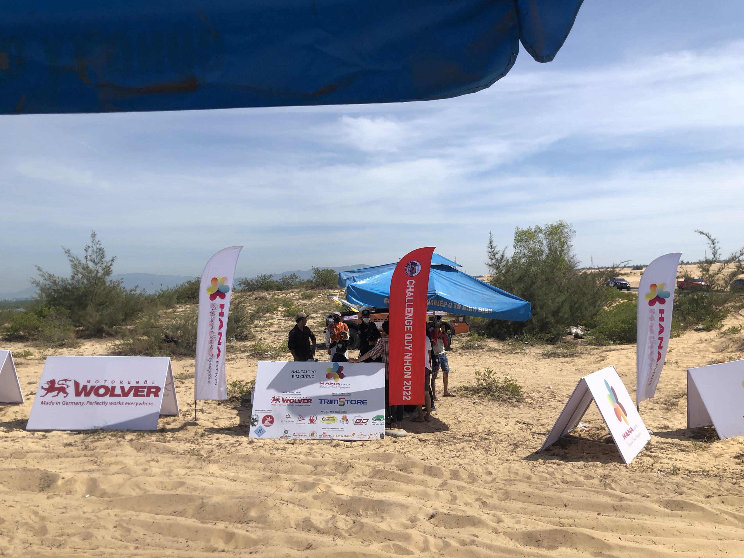 cờ c&aacute;nh buồm, cờ quảng c&aacute;o, cờ giọt nước