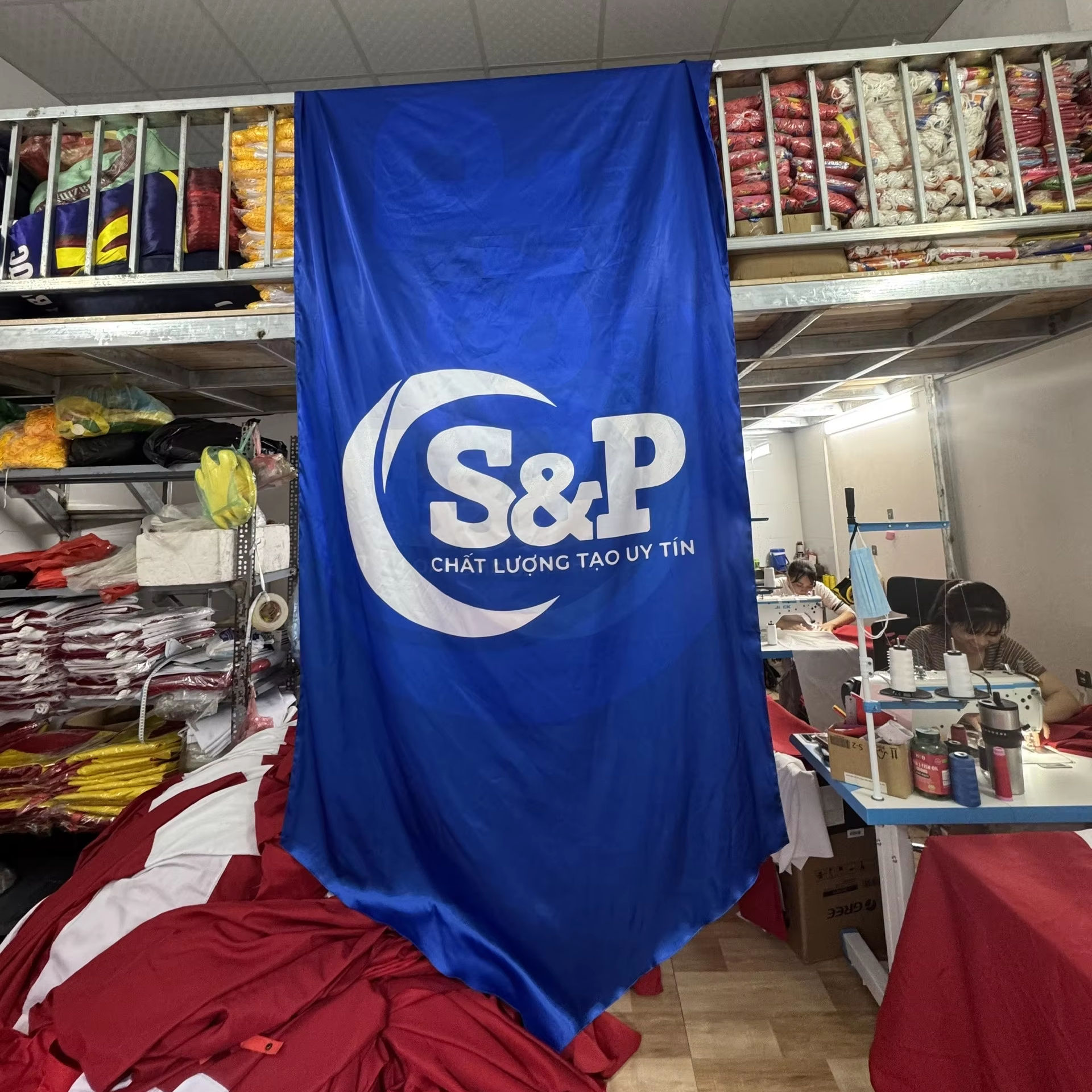 Custom Printed Vinyl Banner for Indoor &amp; Outdoor Advertising with Dye Sublimation Printing Full Color CMYK Digital Printing