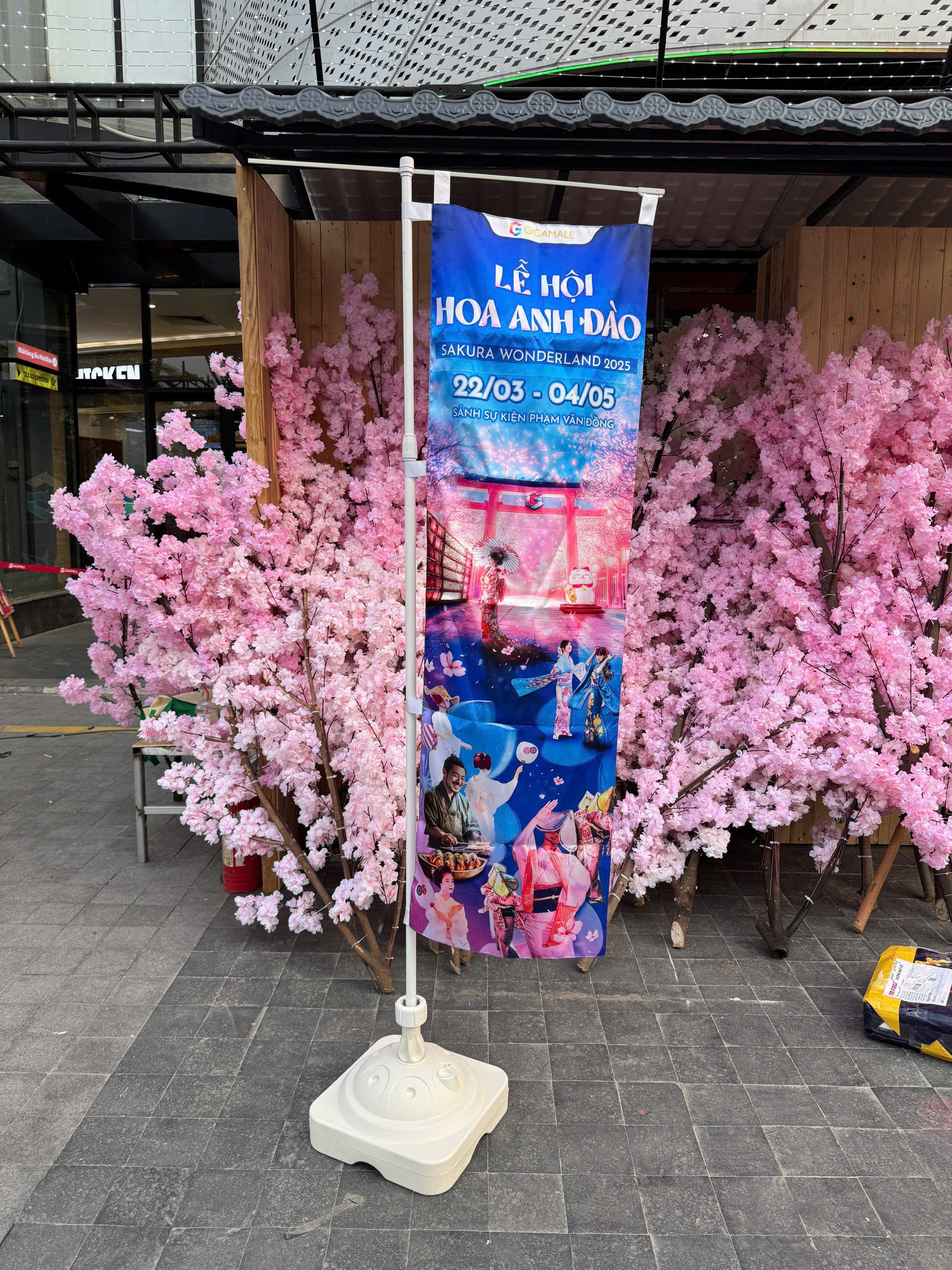 Custom Feather Flag Banner with Pole Outdoor Advertising Rectangle Advertising Flag Outdoor Promotion Durable Advertising
