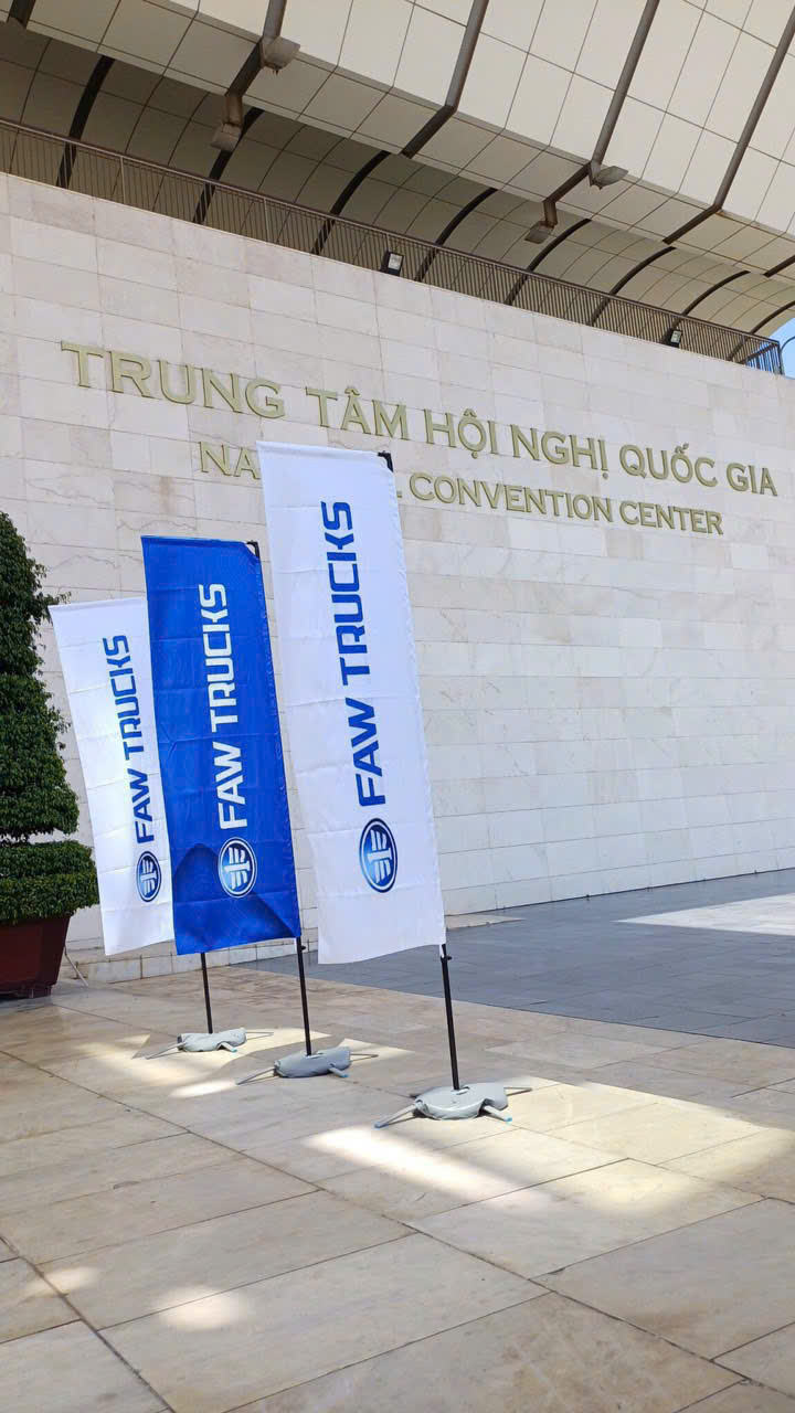 Custom Feather Flag Banner with Pole Outdoor Advertising Rectangle Promotional Flag Banner for Outdoor Marketing